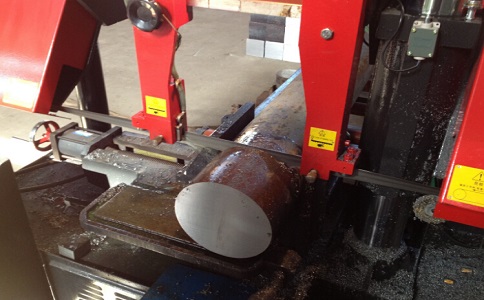 雁江卧式带锯床加工时出现明显振荡如何排查？