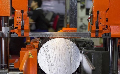 雁江立式金属带锯床切削出现跑带故障解决方法！